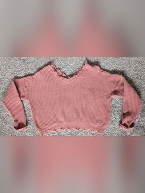 Moon & Madison Women's Distressed Cropped Pink Knit Sweater Oversized Size Small